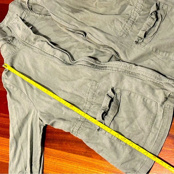 Green lightweight jacket, convertible sleeves, longer length, M - Picture 9 of 12